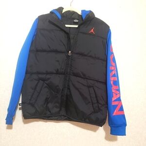 JORDAN YOUTH-13-15 YRS JACKET BLACK-BLUE...SIZE: XL